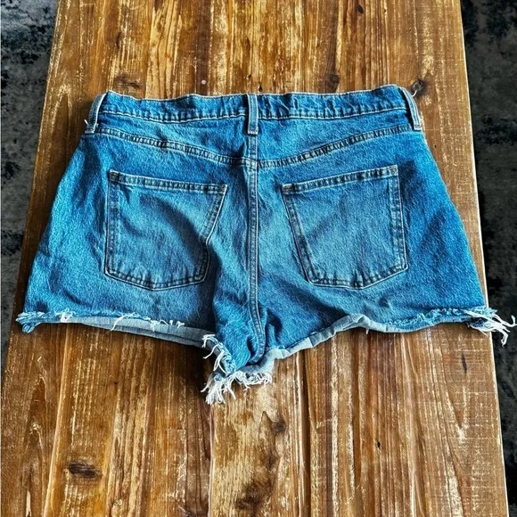 EUC Universal Thread High Rise Shortie denim short - Picture 4 of 4